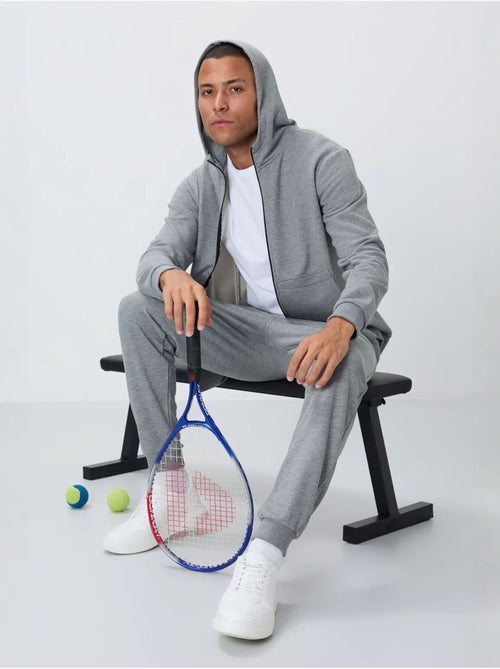 Conjunto de homem de sweatshirt com capuz e calças tommy - Kiabi Conjunto de homem de sweatshirt com capuz e calças tommy - Kiabi