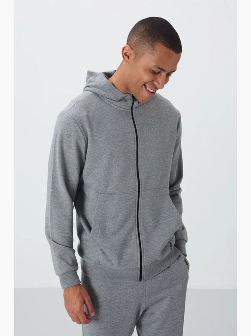 Conjunto de homem de sweatshirt com capuz e calças tommy - Kiabi Conjunto de homem de sweatshirt com capuz e calças tommy - Kiabi