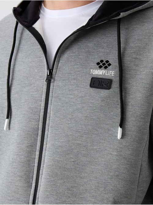 Conjunto de homem de sweatshirt com capuz e calças tommy - Kiabi Conjunto de homem de sweatshirt com capuz e calças tommy - Kiabi