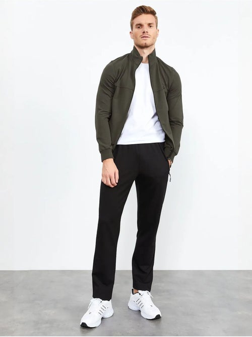 Conjunto de homem de sweatshirt com fecho frontal e calças tommy - Kiabi Conjunto de homem de sweatshirt com fecho frontal e calças tommy - Kiabi