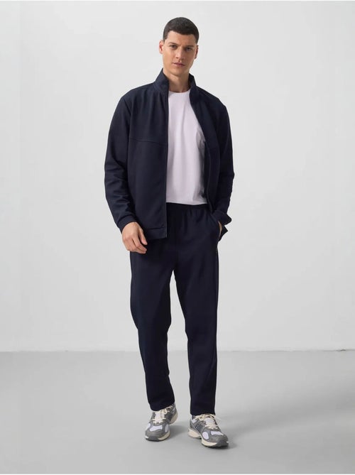 Conjunto de homem de sweatshirt de manga comprida com fecho e calças tommy - Kiabi Conjunto de homem de sweatshirt de manga comprida com fecho e calças tommy - Kiabi