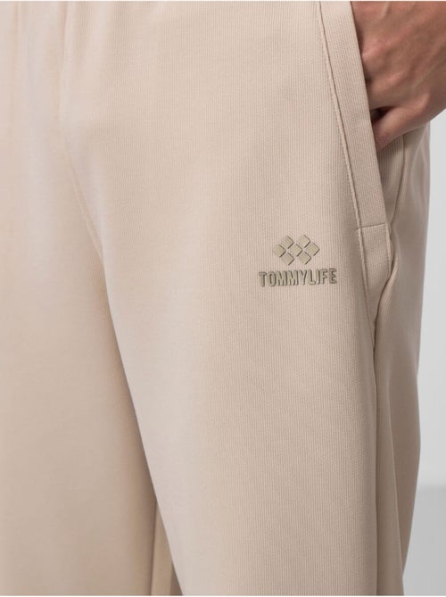 Conjunto de homem de sweatshirt de manga comprida com fecho e calças tommy - Kiabi Conjunto de homem de sweatshirt de manga comprida com fecho e calças tommy - Kiabi