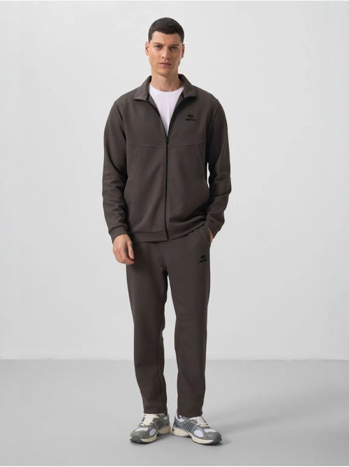 Conjunto de homem de sweatshirt de manga comprida com fecho e calças tommy - Kiabi Conjunto de homem de sweatshirt de manga comprida com fecho e calças tommy - Kiabi