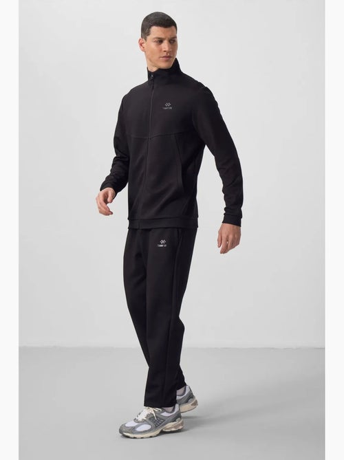 Conjunto de homem de sweatshirt de manga comprida com fecho e calças tommy - Kiabi Conjunto de homem de sweatshirt de manga comprida com fecho e calças tommy - Kiabi