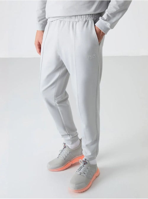 Conjunto de homem de sweatshirt em fleece e calças tommy - Kiabi Conjunto de homem de sweatshirt em fleece e calças tommy - Kiabi