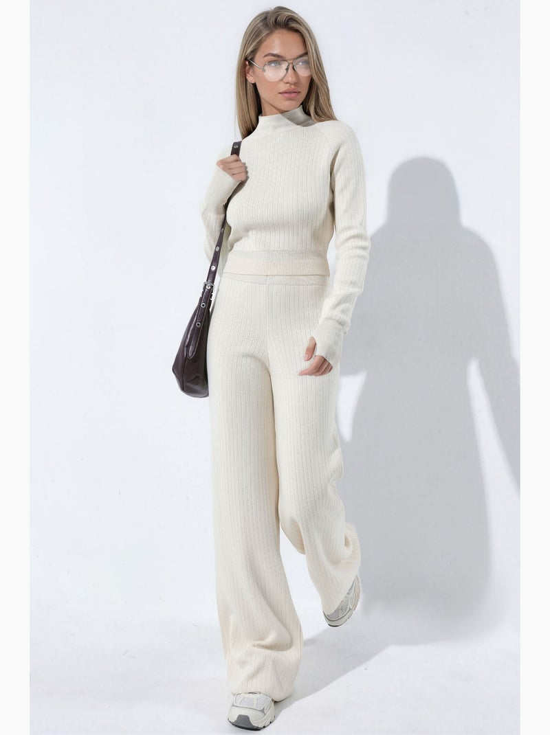 Conjunto de malha com suéter cropped de meia gola alta e calças hiccup Creme - Kiabi