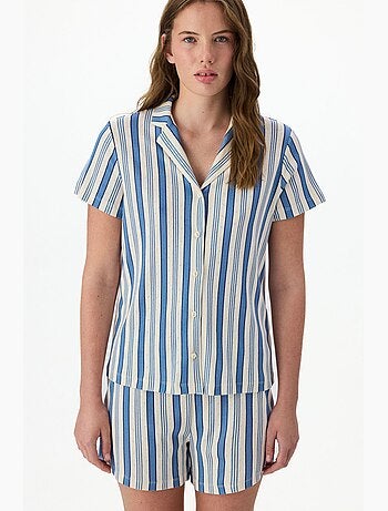 Conjunto de pijama às riscas em pointelle com camisa de manga curta e calções penti