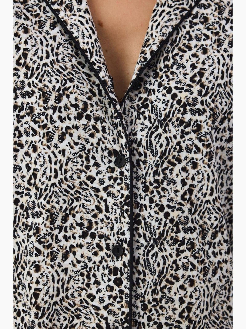 Conjunto de pijama noir garden com estampa de leopardo, camisa e calça de manga longa penti Preto Branco - Kiabi