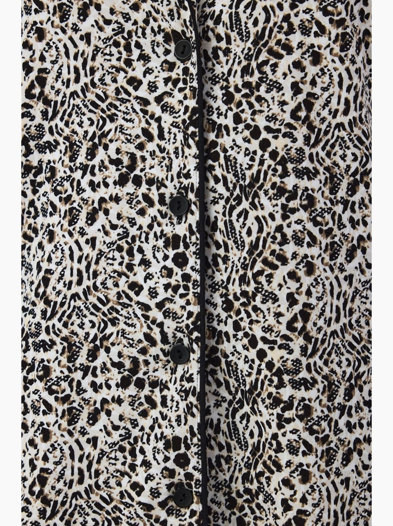 Conjunto de pijama noir garden com estampa de leopardo, camisa e calça de manga longa penti Preto Branco - Kiabi