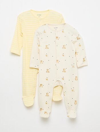 Conjunto de pijamas com pés