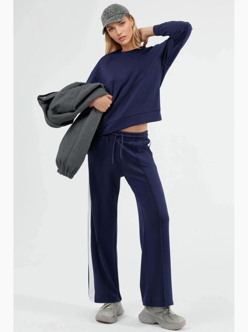 Conjunto de sweatshirt e calças regular fit modal touch hiccup - Kiabi Conjunto de sweatshirt e calças regular fit modal touch hiccup - Kiabi