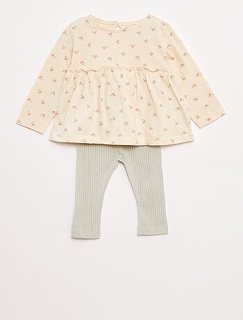 Conjunto de t-shirt + leggings nervuradas - 2 peças