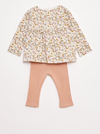 Conjunto de t-shirt + leggings nervuradas - 2 peças