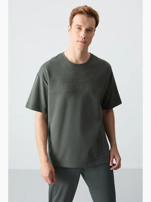 Conjunto de t-shirt oversized e calças de homem tommy - Kiabi Conjunto de t-shirt oversized e calças de homem tommy - Kiabi