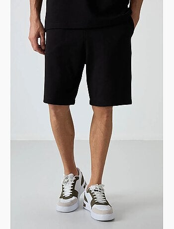 Conjunto de t-shirt oversized e calções tommy