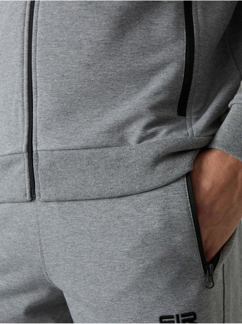 Conjunto masculino de sweatshirt e calças em fleece tricotado tommy - Kiabi Conjunto masculino de sweatshirt e calças em fleece tricotado tommy - Kiabi