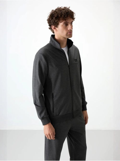 Conjunto masculino de sweatshirt e calças em fleece tricotado tommy - Kiabi Conjunto masculino de sweatshirt e calças em fleece tricotado tommy - Kiabi