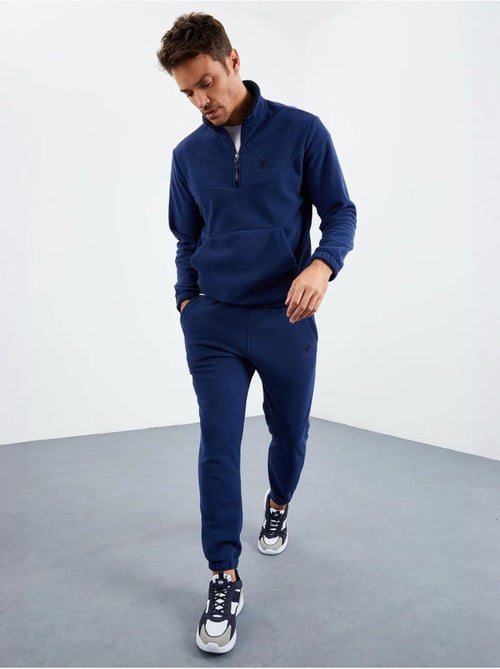Conjunto masculino de sweatshirt e calças em poliéster tommy - Kiabi Conjunto masculino de sweatshirt e calças em poliéster tommy - Kiabi