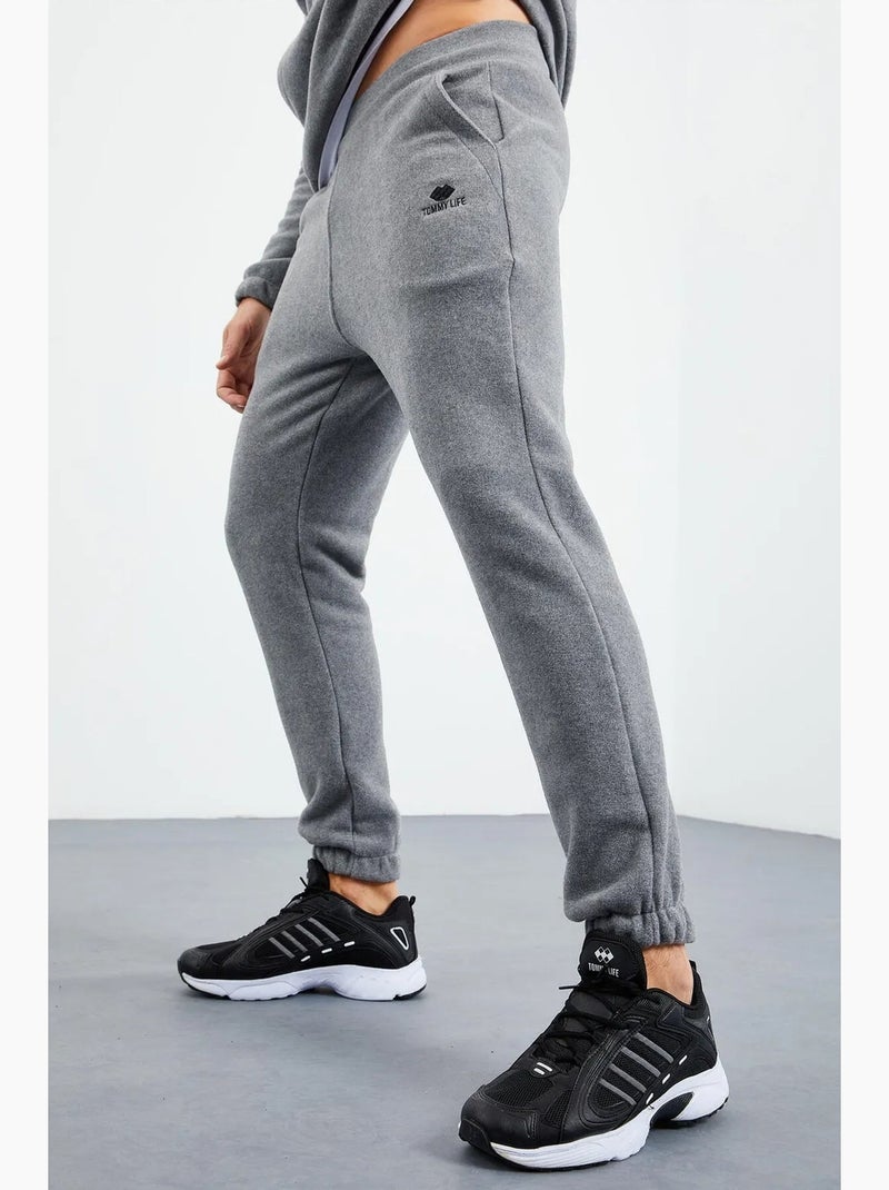 Conjunto masculino de sweatshirt e calças em poliéster tommy Cinza - Kiabi
