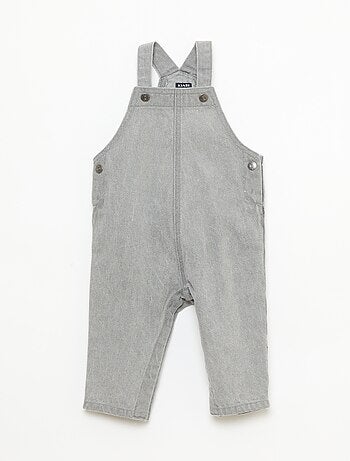 Conjunto t-shirt + jardineiras - 2 peças