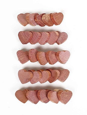 Corações em madeira de cedro anti-traça