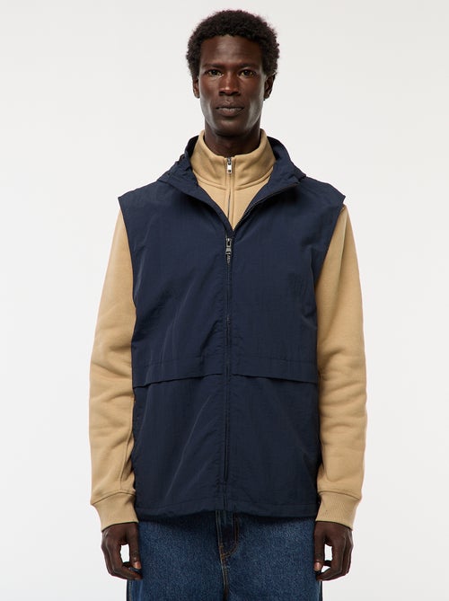 Corta-vento com capuz e mangas removíveis - Kiabi