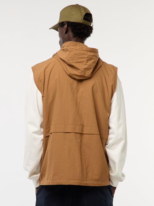 Corta-vento com capuz e mangas removíveis - Kiabi