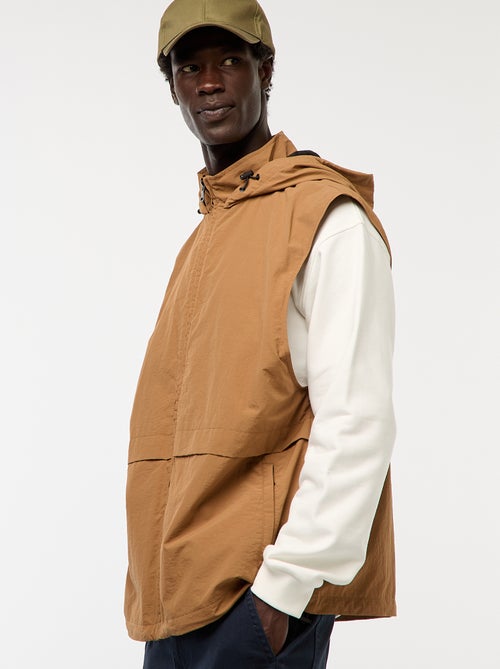 Corta-vento com capuz e mangas removíveis - Kiabi