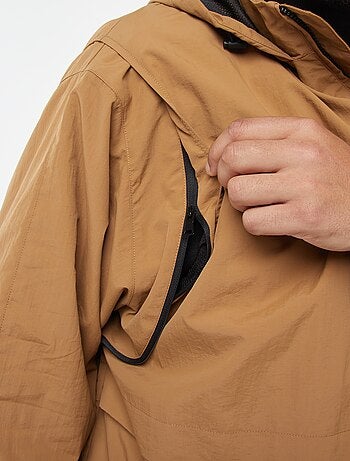 Corta-vento impermeável com capuz com mangas amovíveis