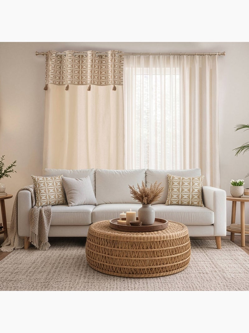 Cortina difusora com ilhós, em policotão, com padrão jacquard e pompons Madeira natural - Kiabi
