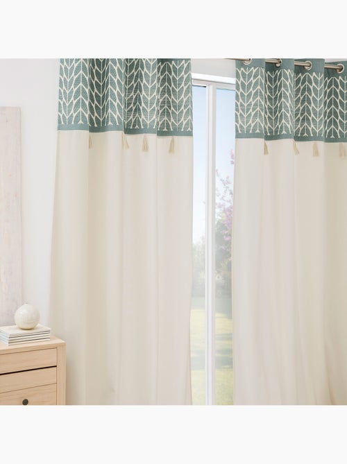 Cortina difusora com ilhós, em policotão jacquard, com pompons - Kiabi