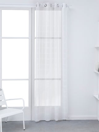 Cortinado com ilhoses