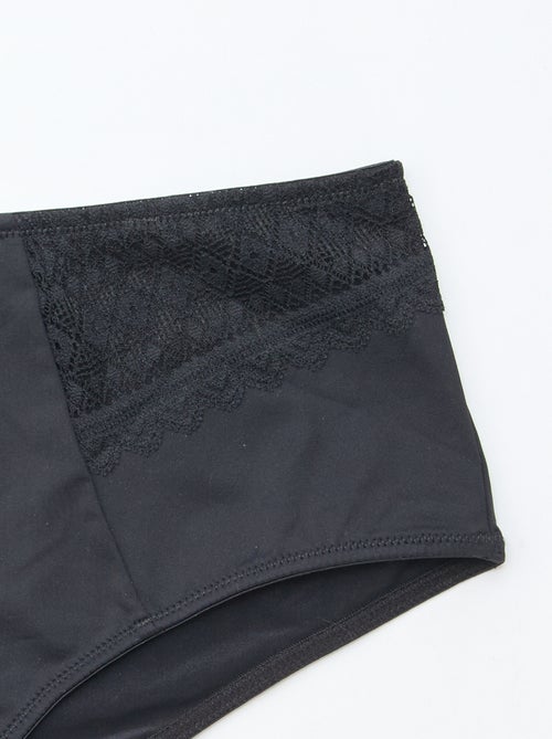 Cueca acetinada com renda - Kiabi