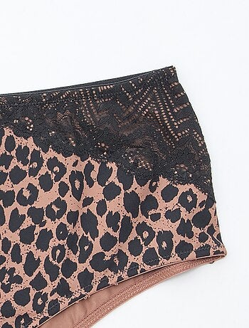 Cueca alta com estampado de leopardo