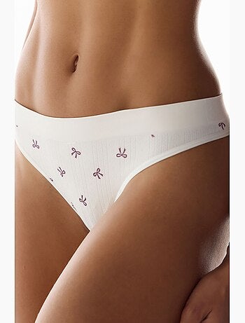 Cueca brasileira sem costuras com padrão vazado penti