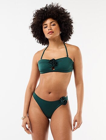 Cueca de biquíni com flor em relevo