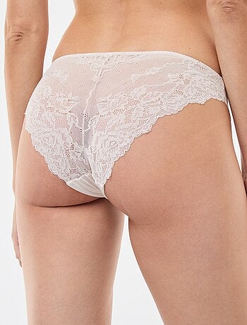 Cueca de renda com fios dourados