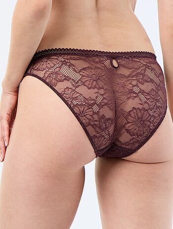 Cueca de renda