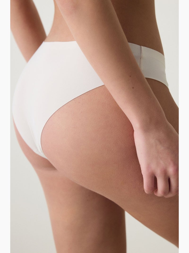 Cueca slip em renda com corte a laser invisível penti Branco - Kiabi