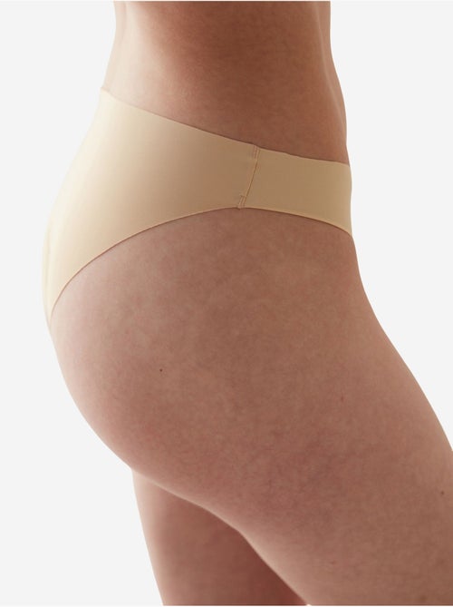Cueca slip lisa sem costuras de cintura média com corte a laser penti - Kiabi Cueca slip lisa sem costuras de cintura média com corte a laser penti - Kiabi