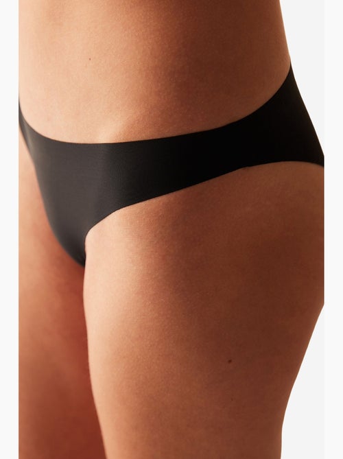 Cueca slip lisa sem costuras de cintura média com corte a laser penti - Kiabi