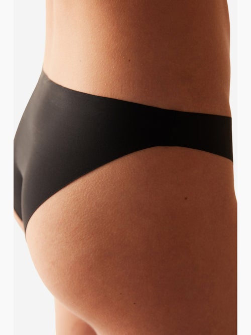 Cueca slip lisa sem costuras de cintura média com corte a laser penti - Kiabi