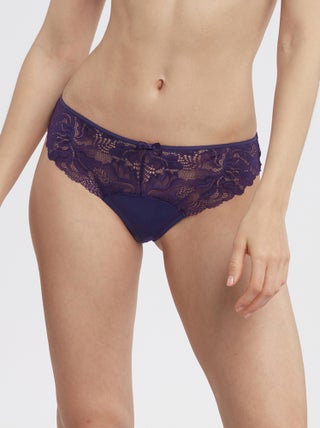 Cuecas para mulher em renda 'Dim'