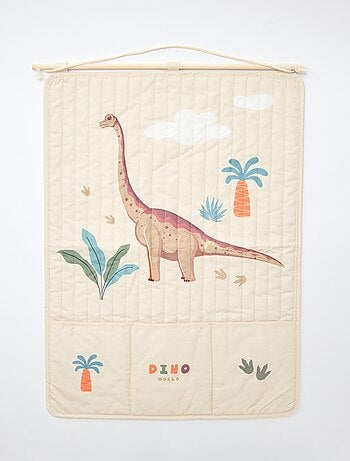 Decoração mural com bolsas de arrumação