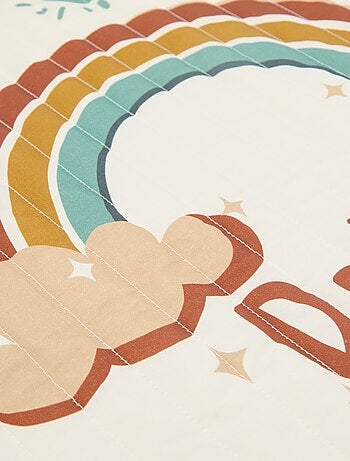 Decoração mural com bolsas de arrumação