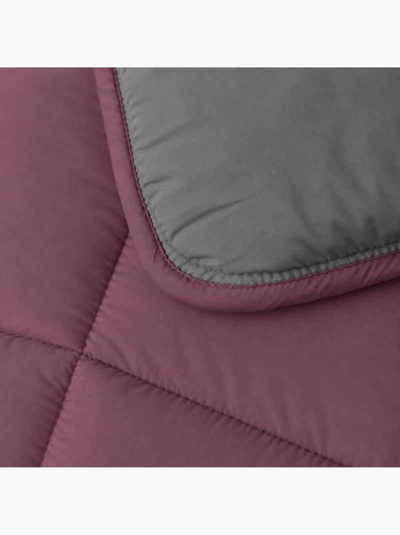 Edredão leve e reversível de dois tons em microfibra de 200 g/m² Roxo ameixa - Kiabi