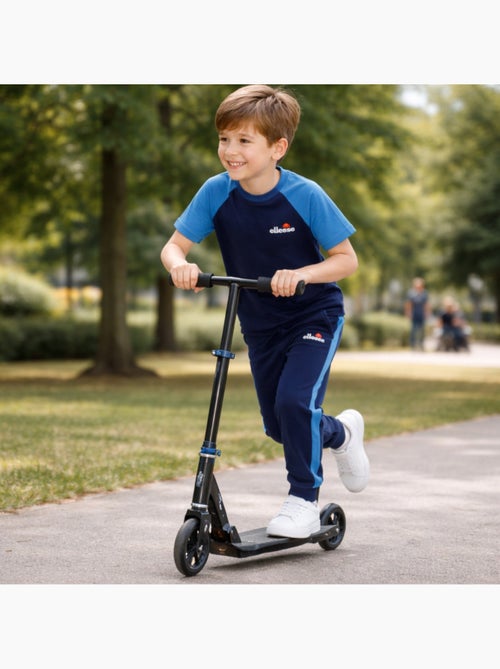 Ellesse - Pack de 2 T-shirts e calça de treino menino - Kiabi Ellesse - Pack de 2 T-shirts e calça de treino menino - Kiabi