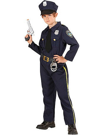 Fantasia de policial com chapéu e gravata.