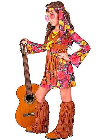 Fantasia hippie floral com franjas.