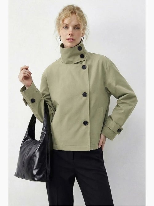 Gabardina curta com gola mandarim lucci - Kiabi Gabardina curta com gola mandarim lucci - Kiabi